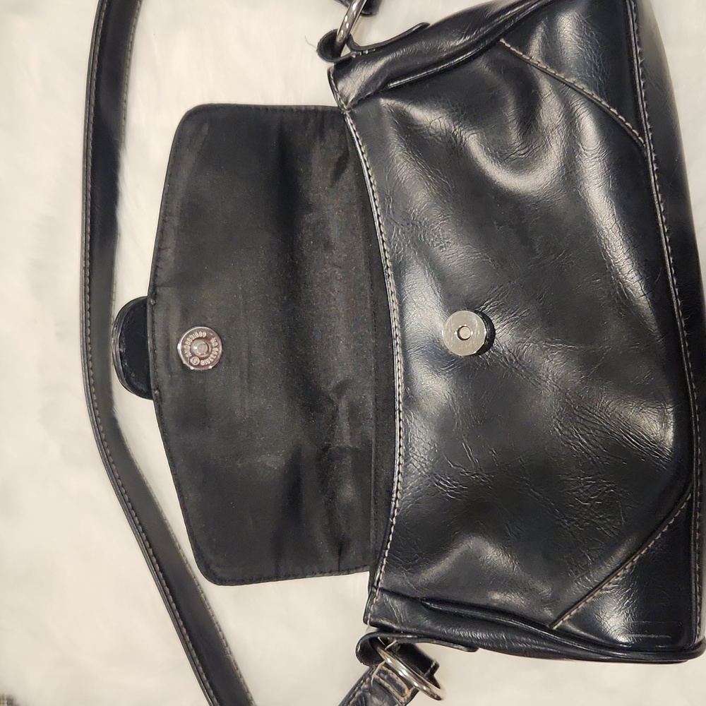 Elegant Black Shoulder Bag - Picture 7 of 8